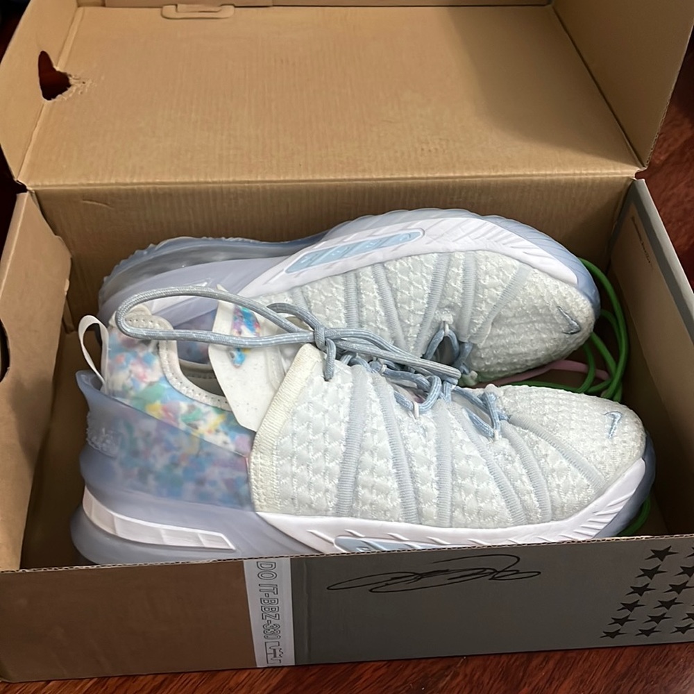 Nike Lebron 18 GS Play For The Future basketball/volleyball court shoes